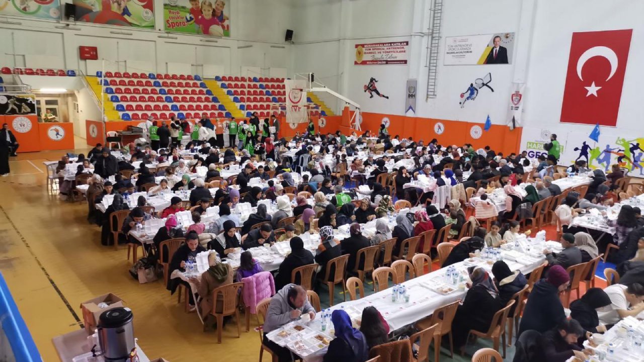 Kahramanmaraş’ta  yetim iftarı!