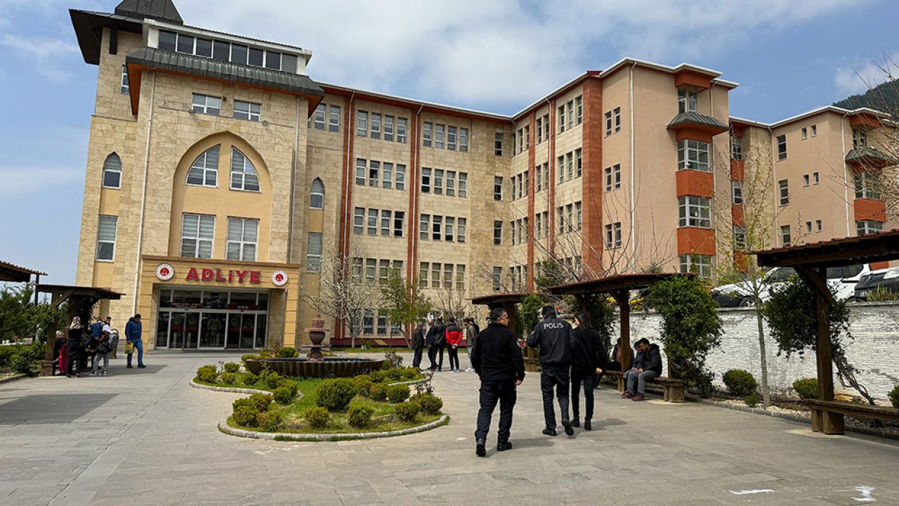 Tepebaşı’dan Ebrar Sitesi savunması! “Ben öğretmenim, inşaattan anlamam”
