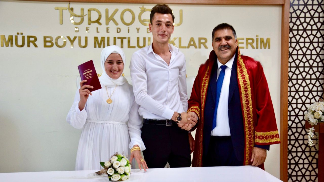 Kahramanmaraş’ta göreve başlayan başkan ilk nikahı kıydı!