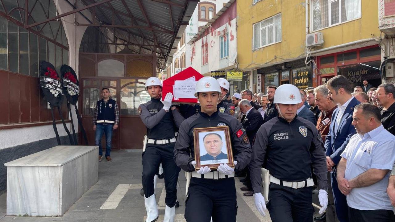Kalbine yenik düşen polis Kahramanmaraş'ta son yolculuğuna uğurlandı!