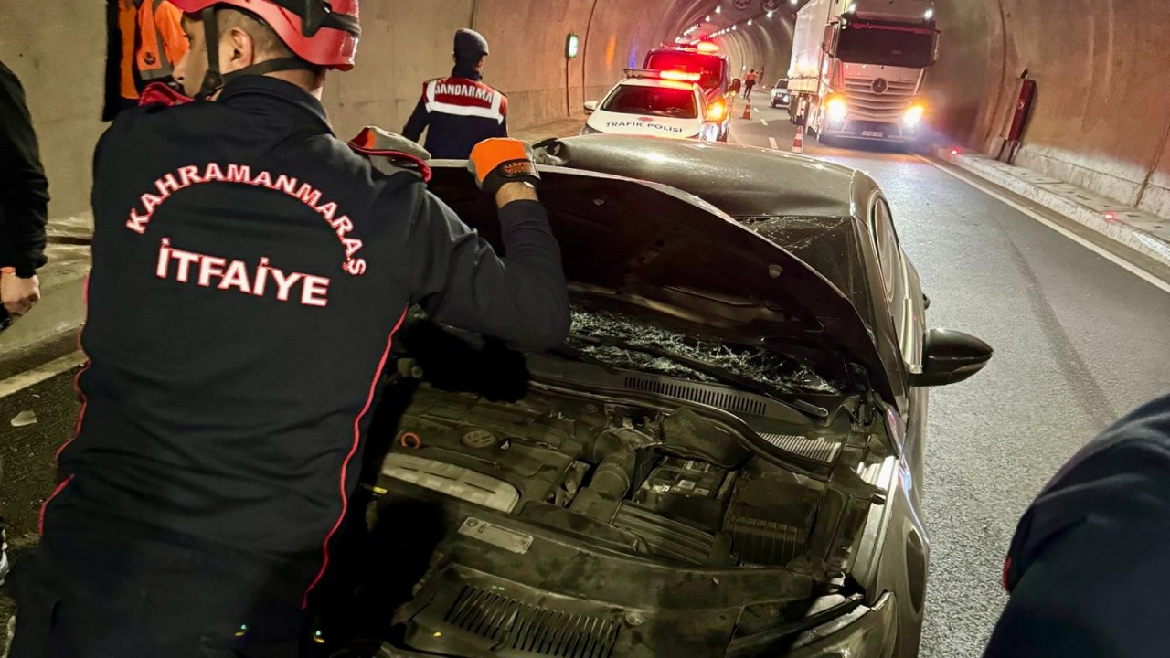 Kahramanmaraş’ta 17 yaşındaki gencin hız tutkusu kazayla son buldu! 3 yaralı var!