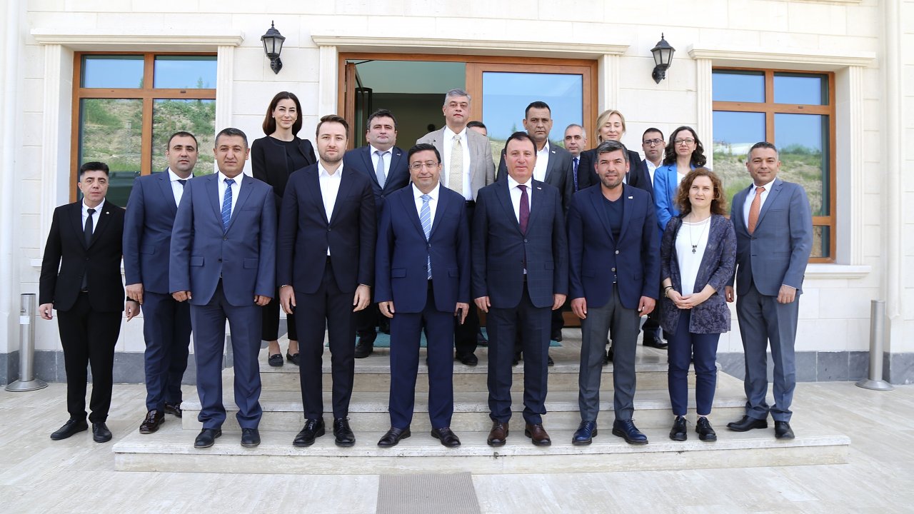 TSKB Genel Müdürü Bilgiç’ten KMTSO’ya ziyaret! Deprem bölgesi için 600 milyon dolar kaynak