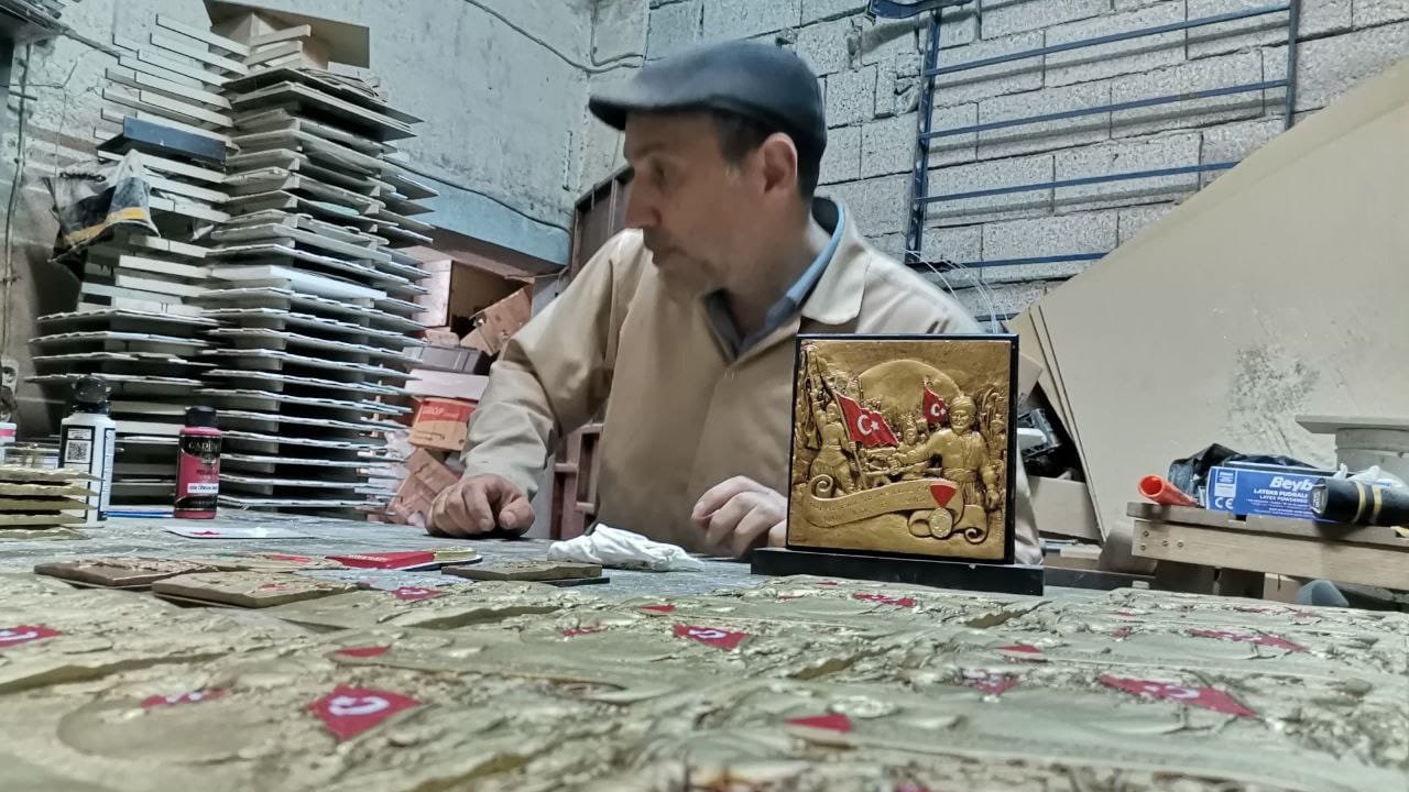 Kahramanmaraş'ta Serigrafi Ustası, magnetlerle şehrin kültürel değerlerini tanıtıyor