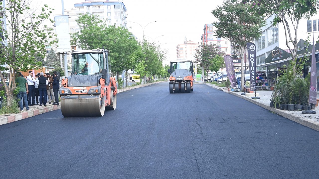 Kahramanmaraş’ta asfalt seferberliği başladı!