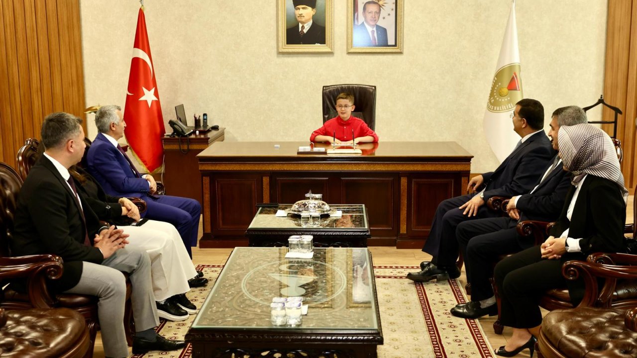 Kahramanmaraş’ın minik Valisi Futbol sahası ve Tenis Kortu talimatı verdi!