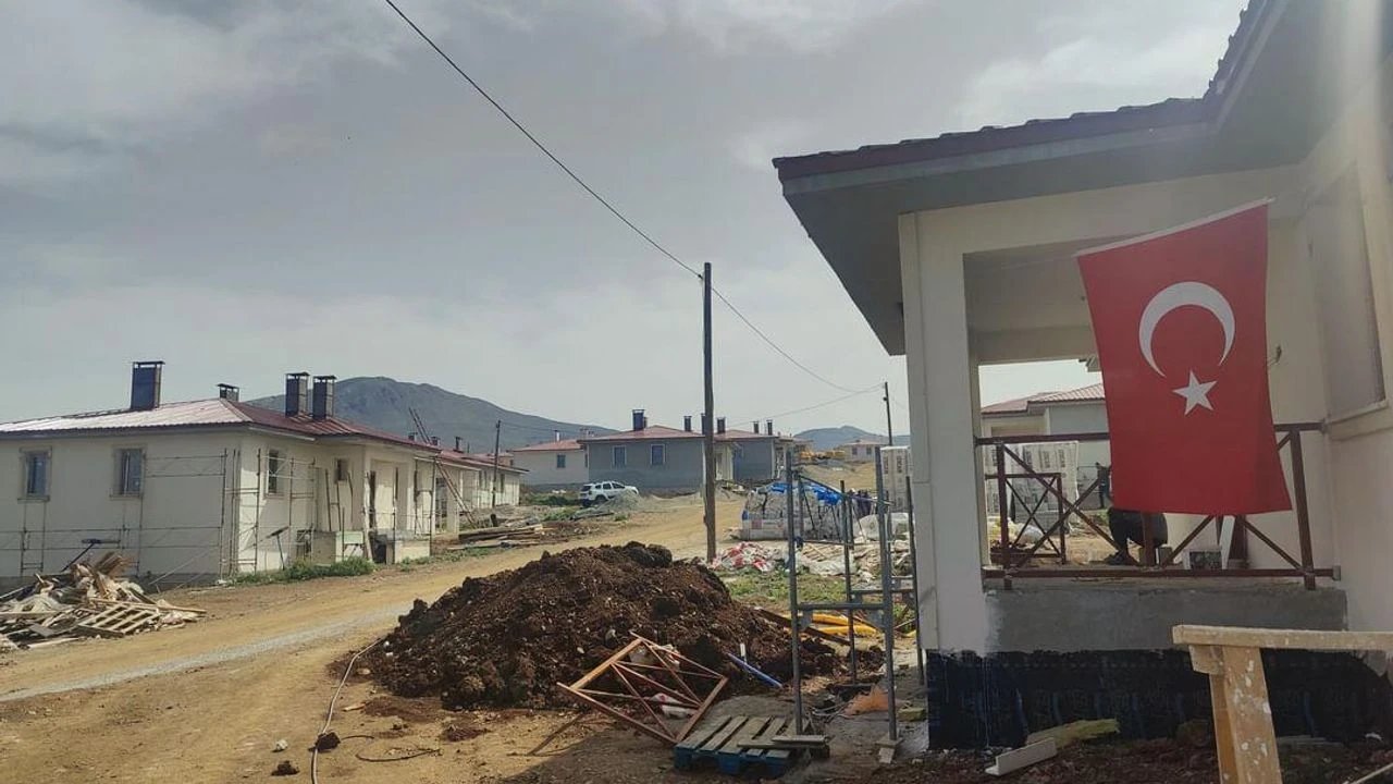 Kahramanmaraş’ın O ilçesinde Köy evleri için mutlu sona gelindi!