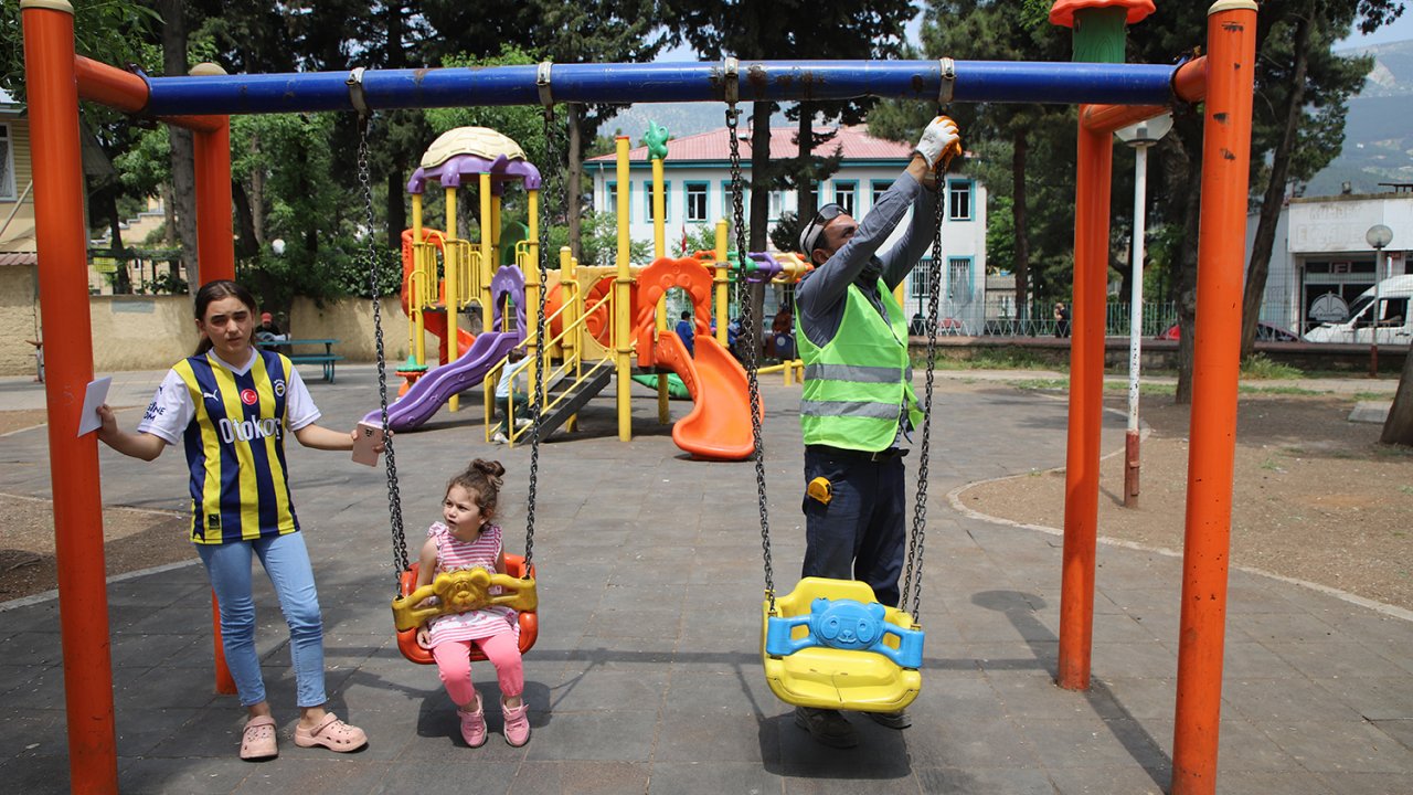 Kahramanmaraş Dulkadiroğlu’nda park ve bahçeler yaz hazırlanıyor!