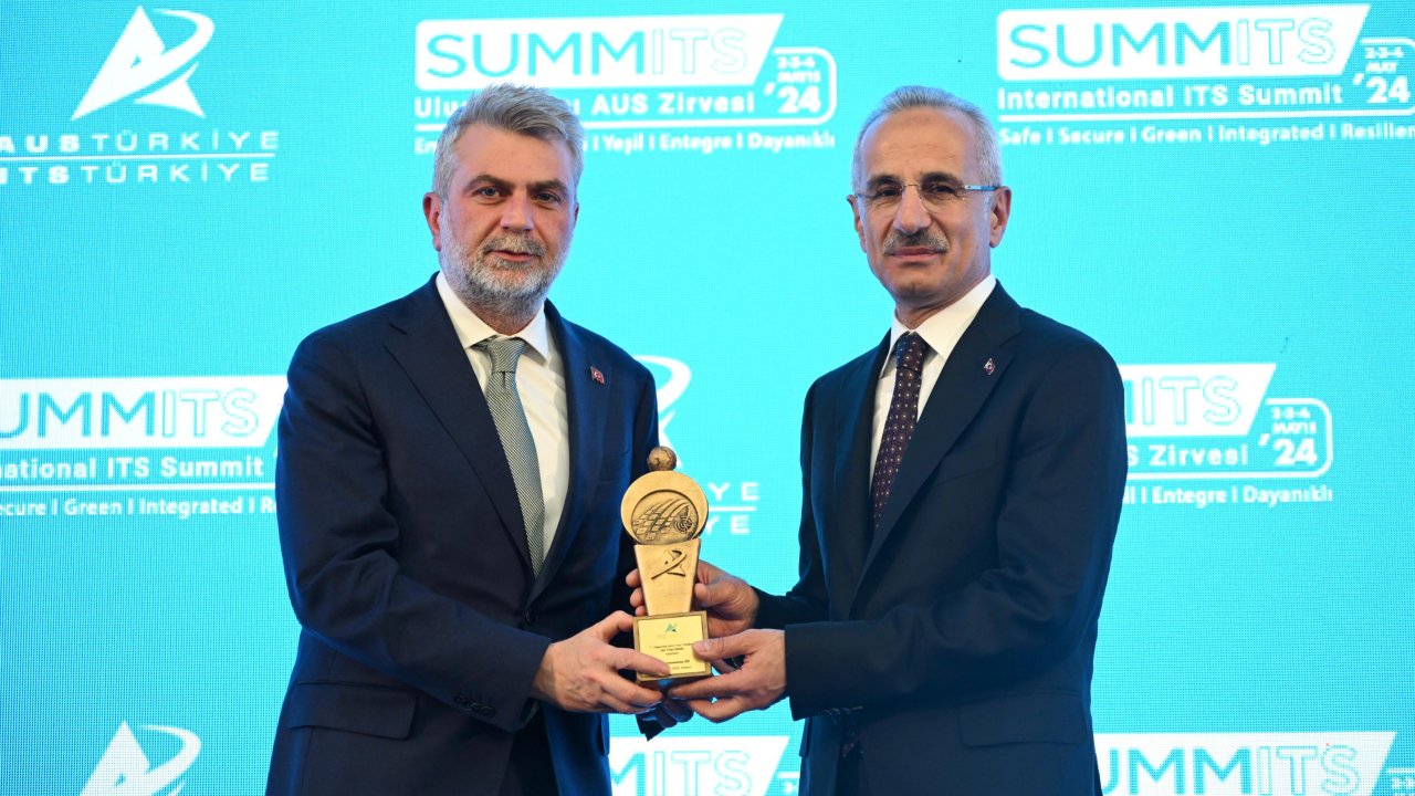 Ulaştırma ve Altyapı Bakanı Uraloğlu’ndan Kahramanmaraş Büyükşehir’e ödül!