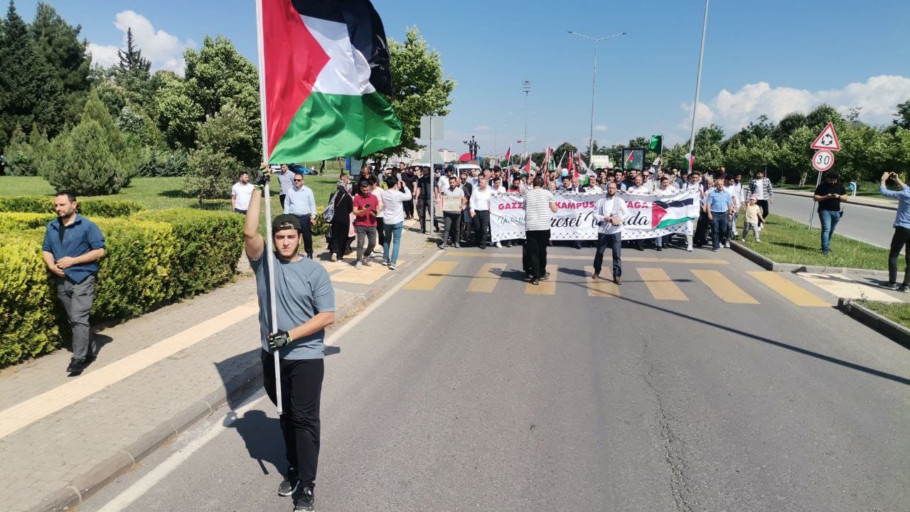 Öğrenci ve öğretmenlerden Gazze'ye destek!