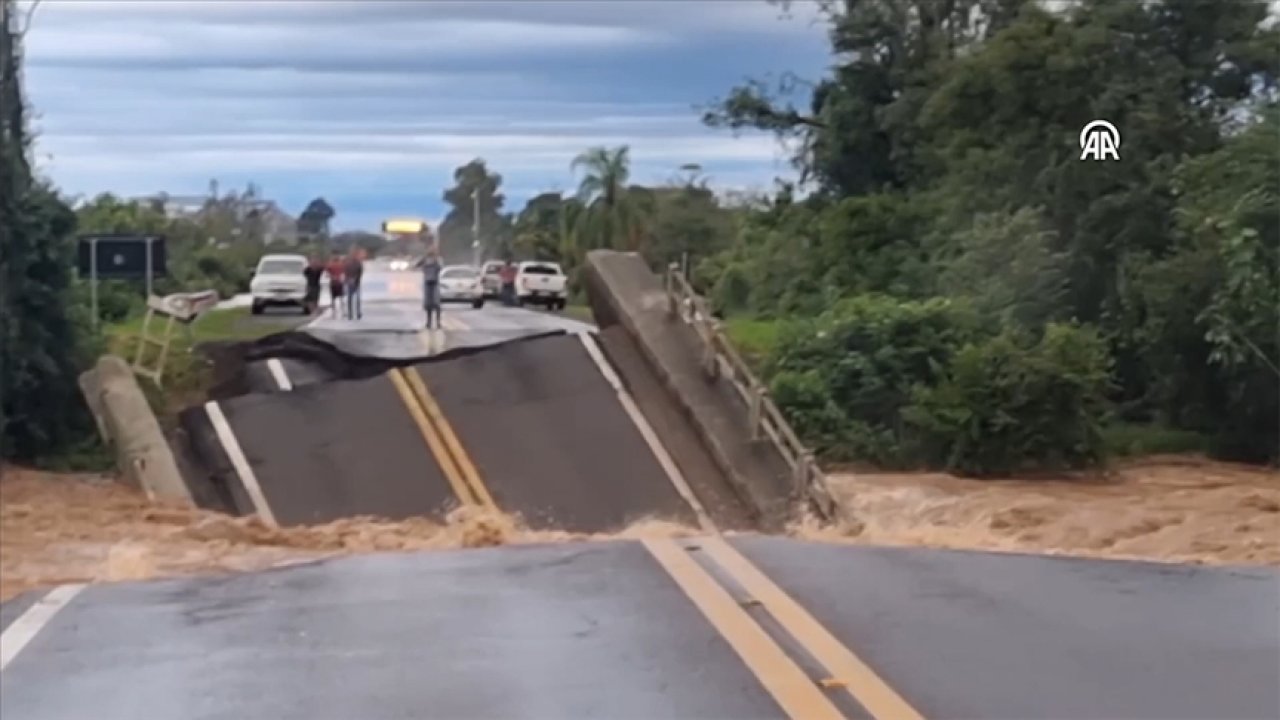 Sel yıktı geçti! 78 kişi hayatını kaybetti!