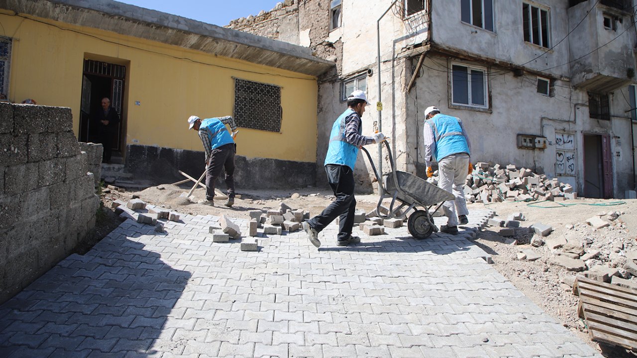 Başkan Akpınar, “Dulkadiroğlu’nun 105 Mahallesinde Gece Gündüz Çalışıyoruz”