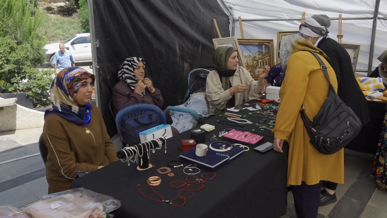 Kahramanmaraş’ta kurs geçim kapısı oldu! Moral depolayıp kazanç elde ediyorlar!