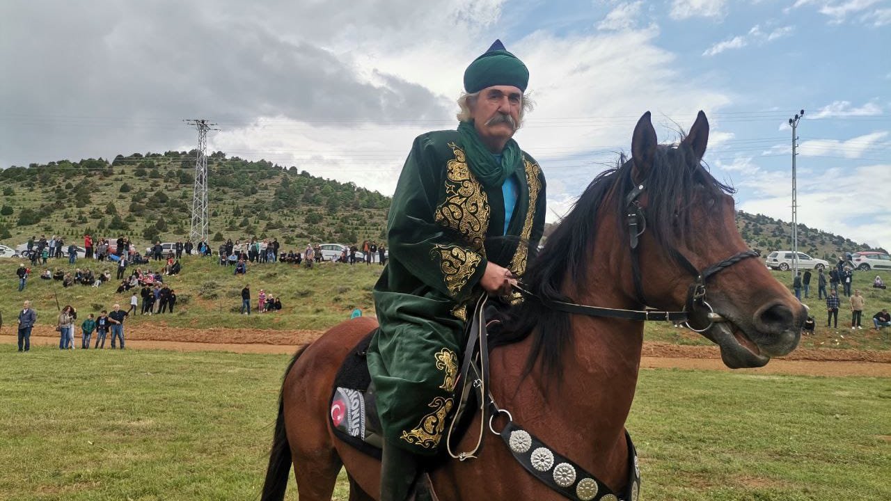 Safkan Arap atları Kahramanmaraş’ta kıyasıya yarıştı!