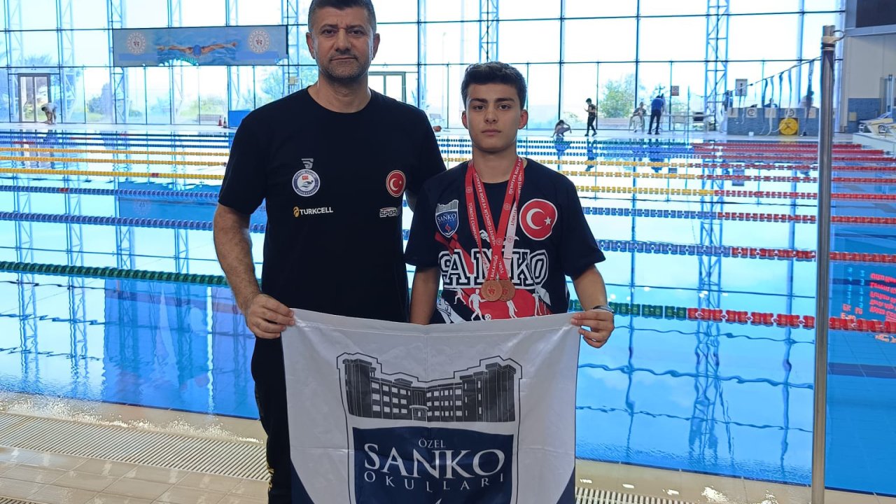 SANKO Okulları Öğrencisi Yüzmede Türkiye Üçüncüsü Oldu