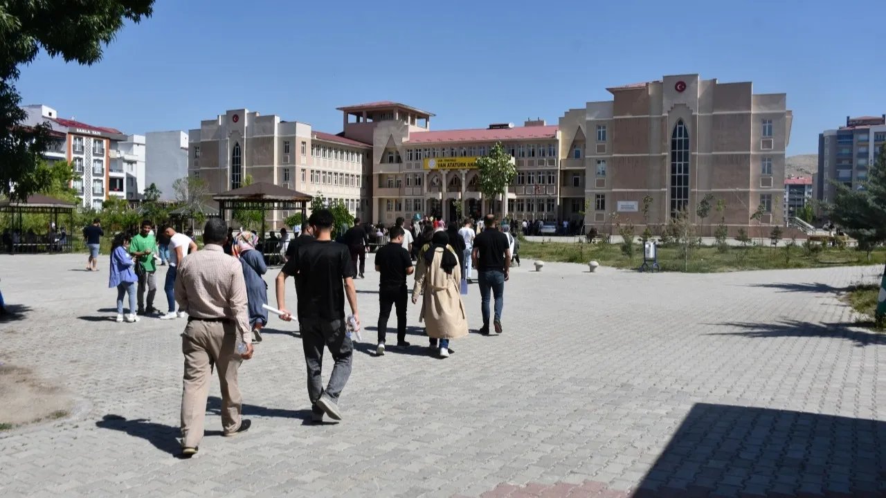 Kahramanmaraş öğrencilerin YKS heyecanı başladı!