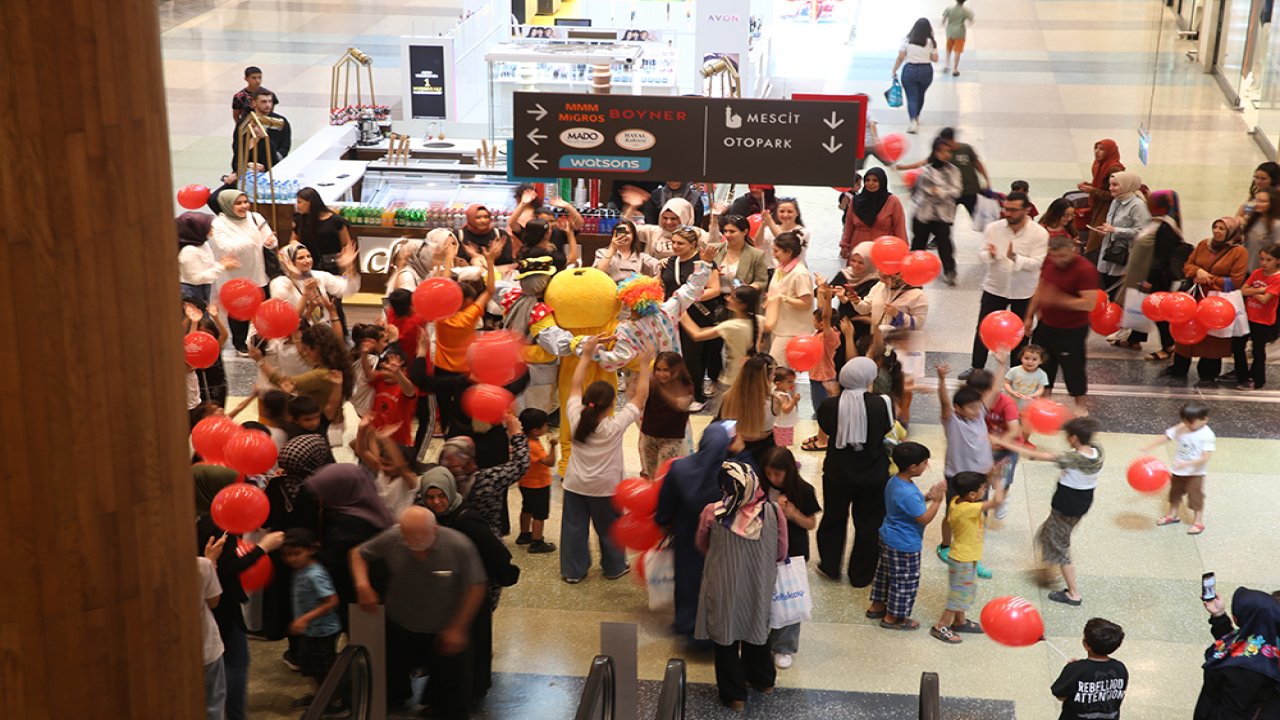 Kahramanmaraş'ta bayram sevinci erken geldi! 515 çocuğun elbise ve ayakkabı ihtiyacı giderildi!