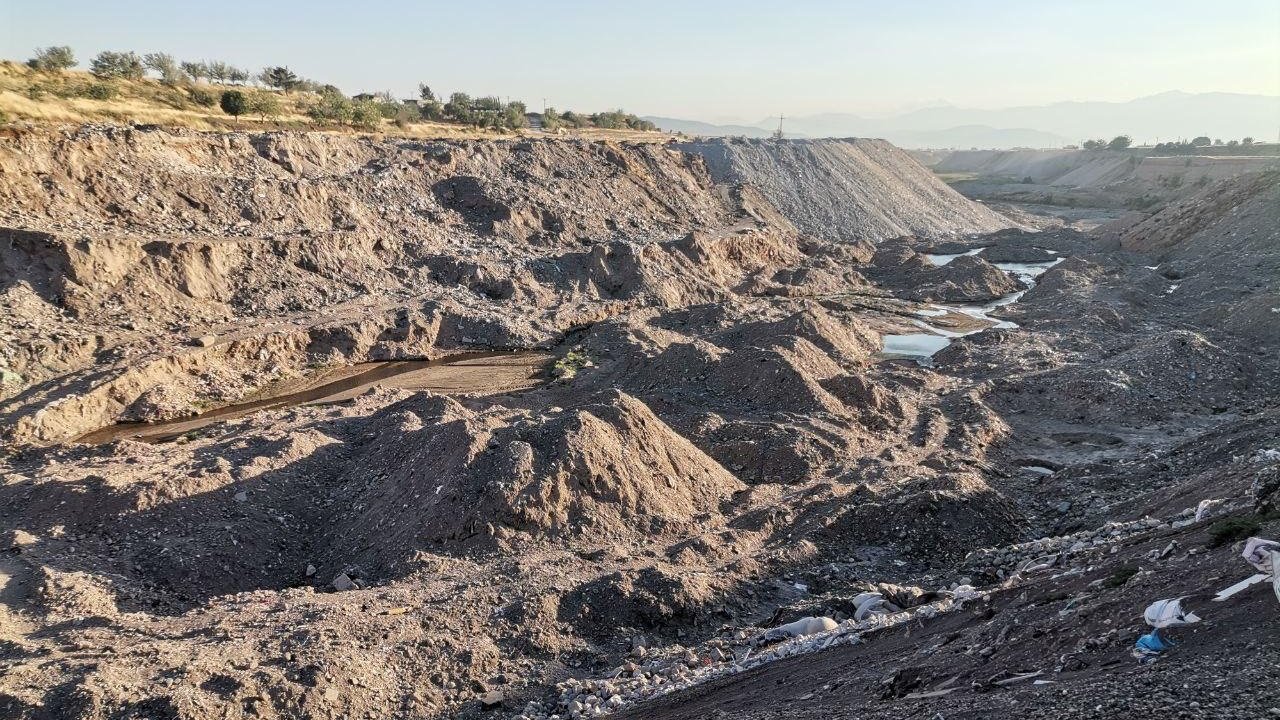 Kahramanmaraş’ta deprem atıkları su kaynaklarını tehdit ediyor!