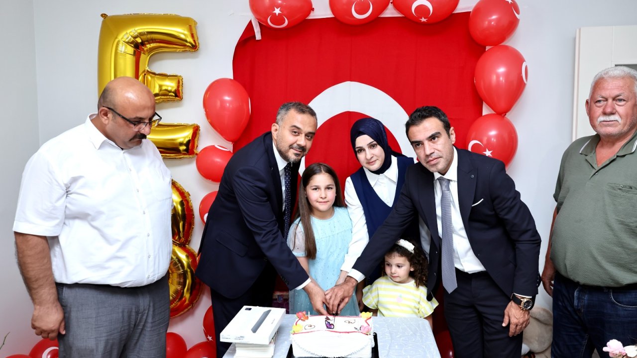 Başkan Toptaş’tan şehit kızına doğum günü sürprizi