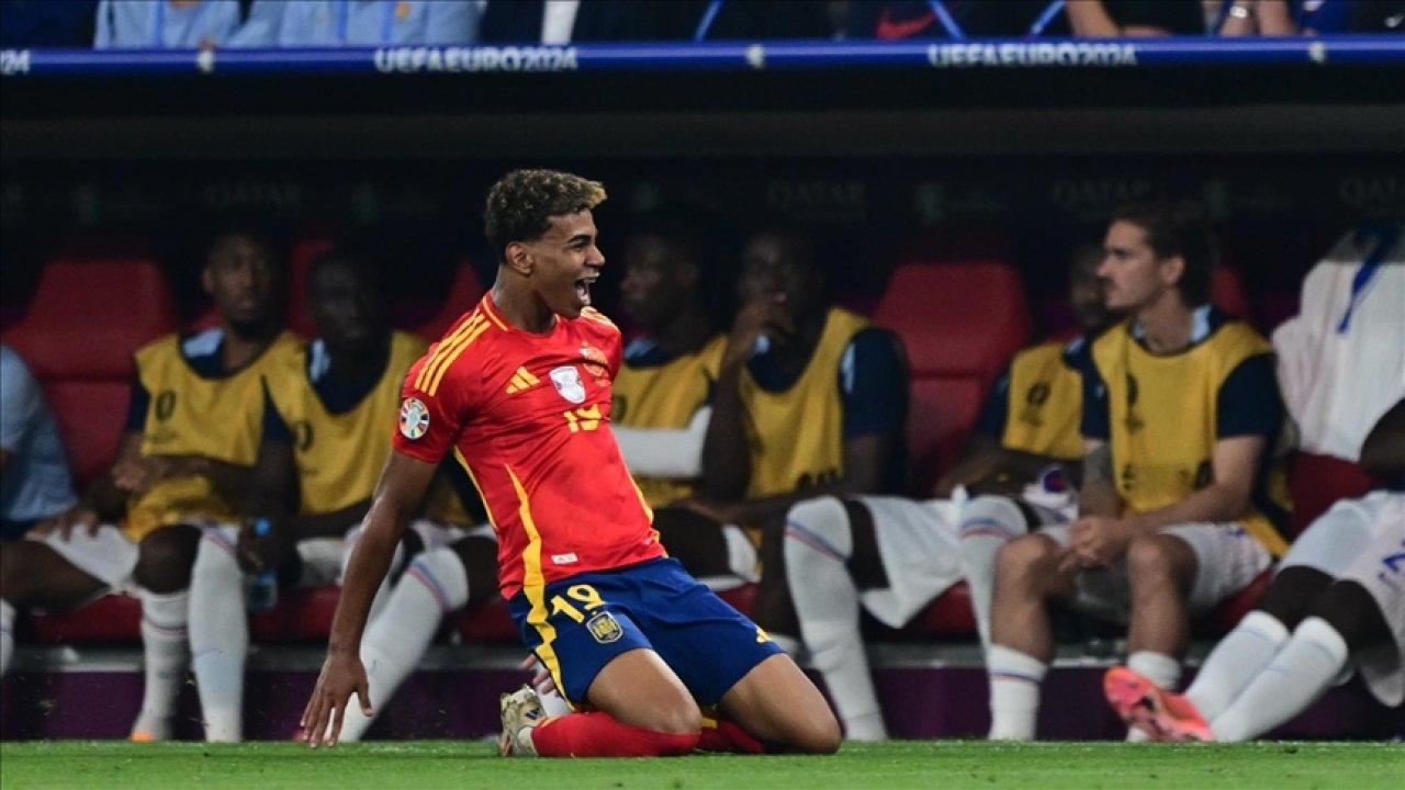 İlk finalist İspanya!