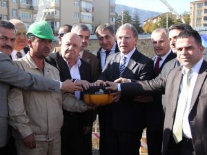 Ak Partili Şahin, Temel Atma Törenine Katıldı