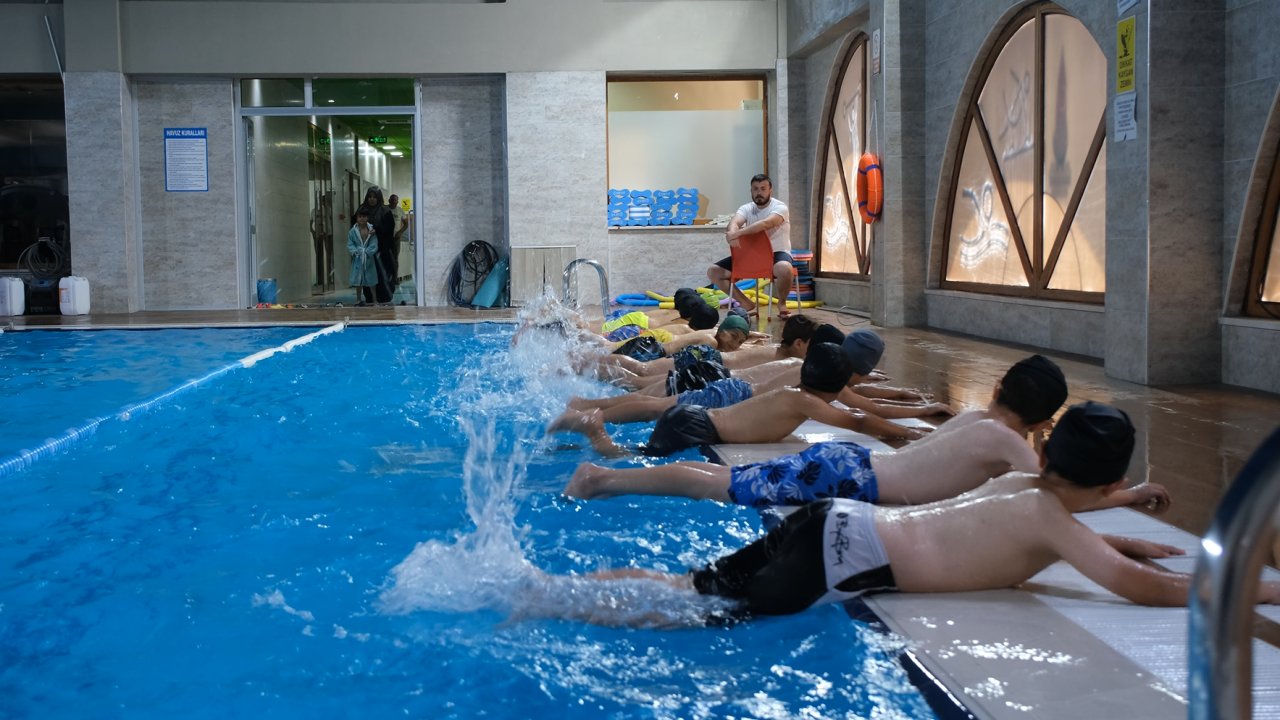 Kahramanmaraş’ta Yüzme Kursu tüm hızıyla devam ediyor!