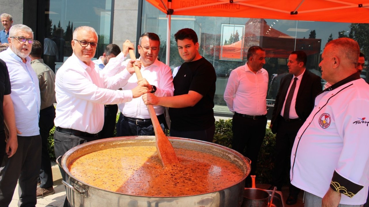 Kar Yapı 18. Kez Aşure Şenliği düzenledi!