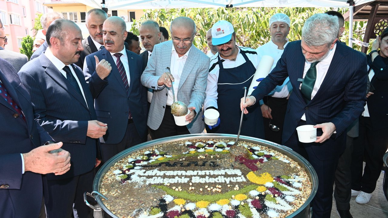 Kahramanmaraş Büyükşehir’den 7 Bin Kişiye Aşure İkramı!