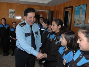 Öğrenciler Emniyet Müdürü Adalıyı ziyaret etti