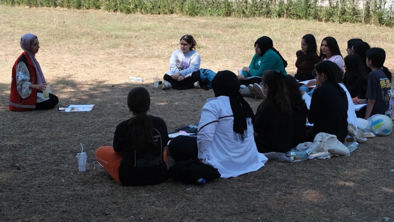 Onikişubat Belediyesi’nden 28 genç kıza anlamlı gezi programı