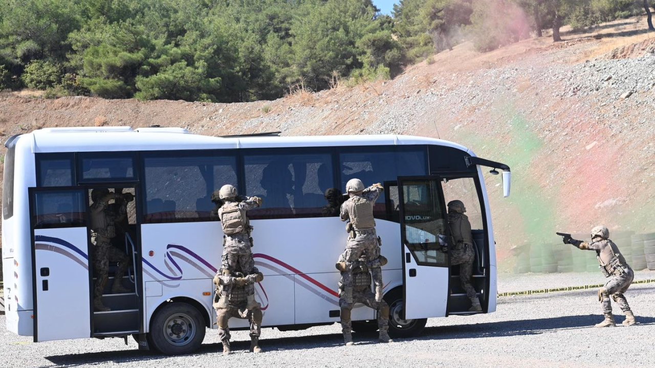 Kahramanmaraş’ta özel harekattan gerçeğini aratmayan tatbikat!