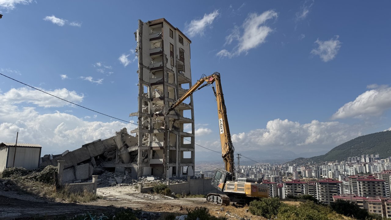Depremin 20. Ayında Kahramanmaraş'ta bina yıkımları devam ediyor!
