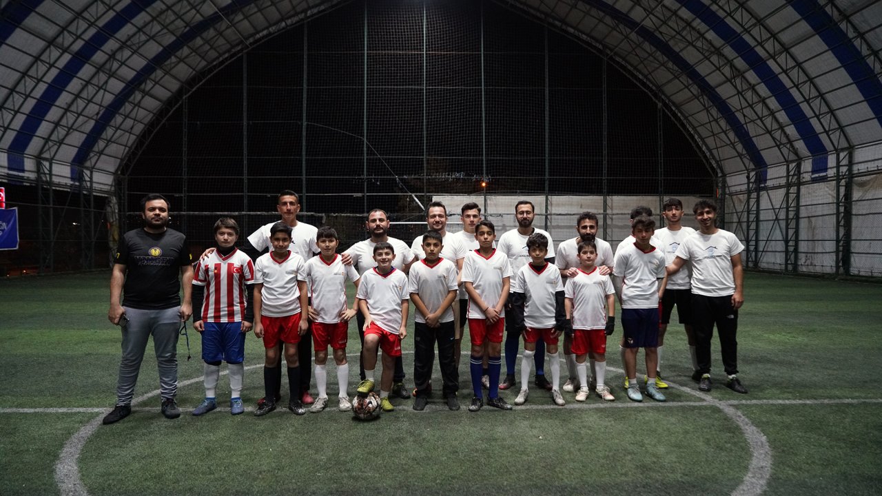 Zorlu Müsabakada Kazanan Dostluk Oldu