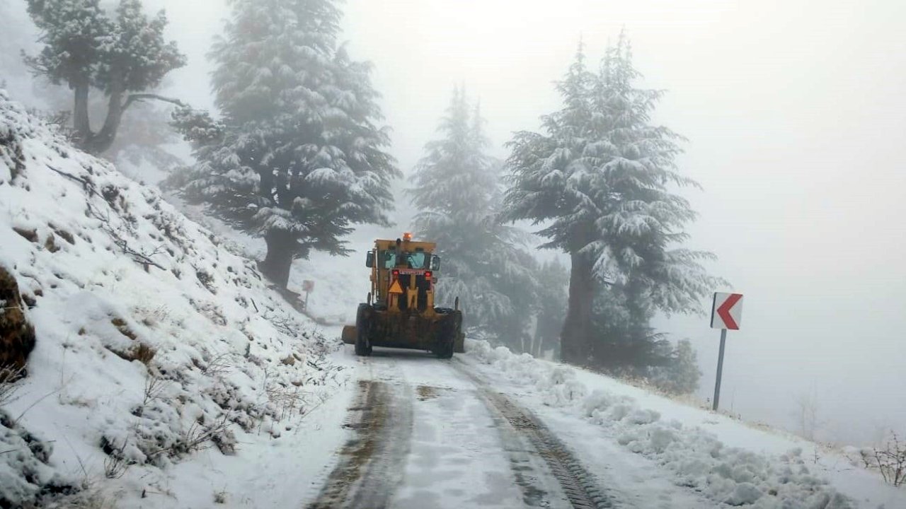 Kahramanmaraş’ta Karla Mücadele Gece Gündüz sürüyor!