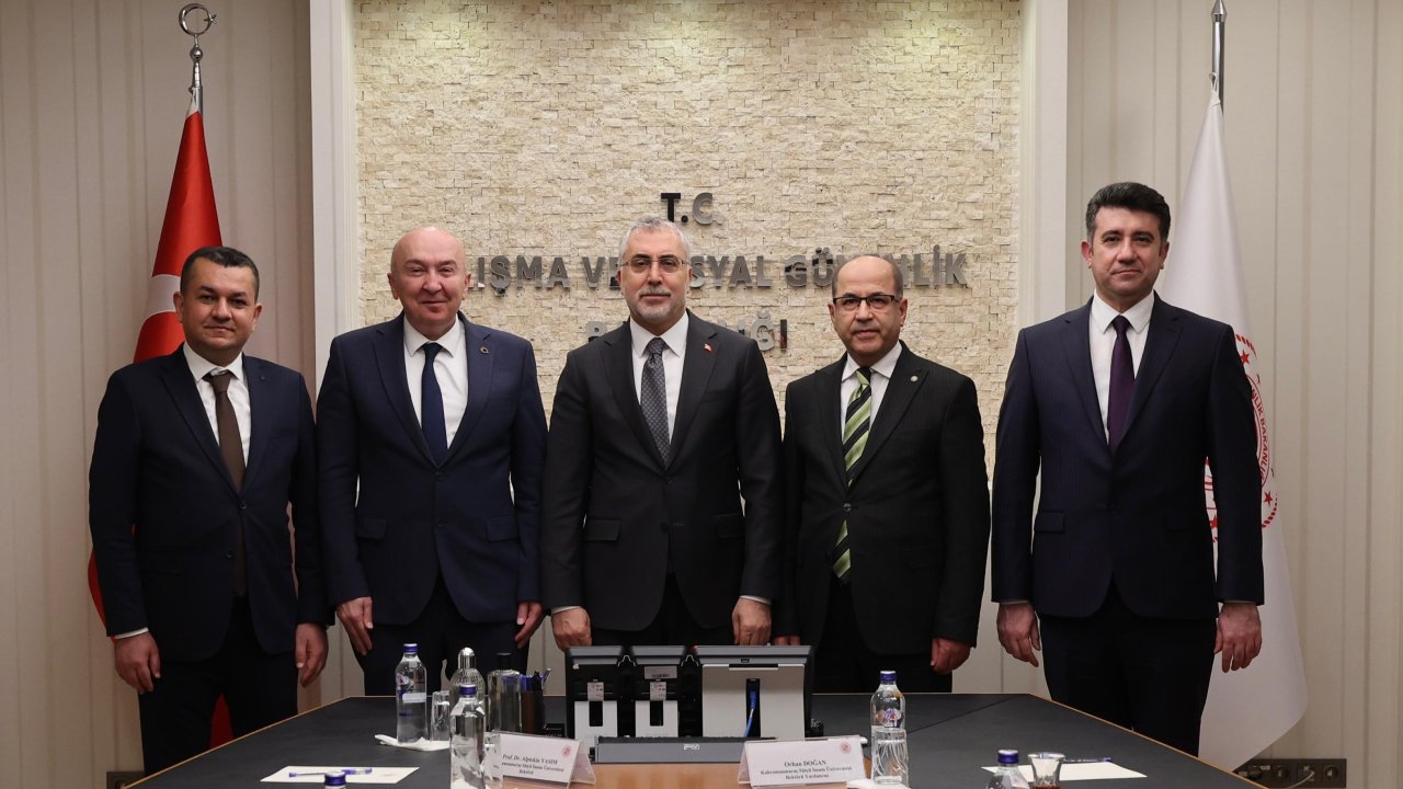 Rektör Yasım’dan Çalışma ve Sosyal Güvenlik Bakanı Işıkhan’a Ziyaret