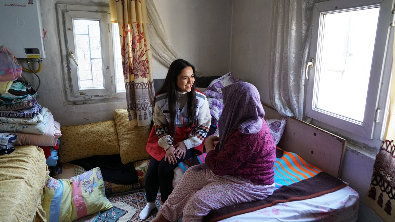 Büyükşehir’in Gönül Sofrası Ulu Çınarlara dokunuyor!