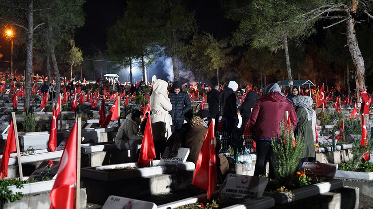 Kahramanmaraş’ta 4:17’de Dualar Yükseldi!