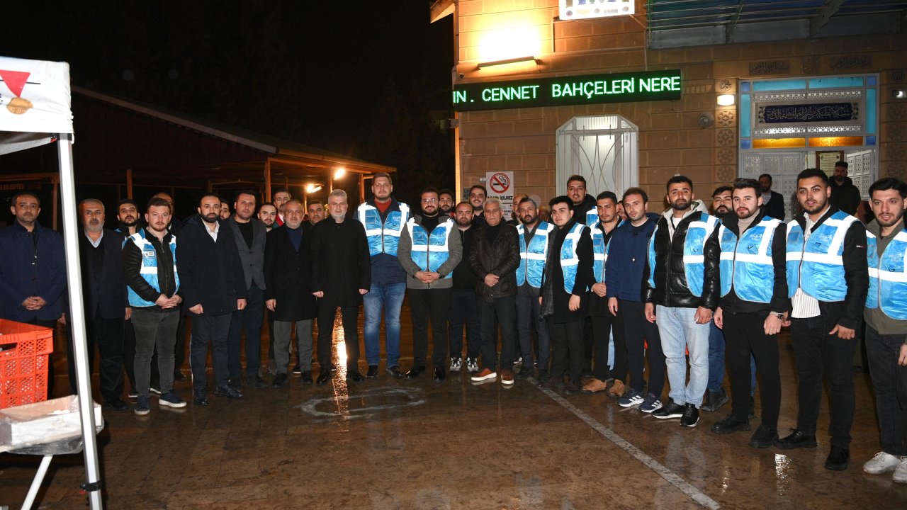 Başkan Görgel, Berat Kandili’nde Uncular Camii’nde vatandaşlarla buluştu!