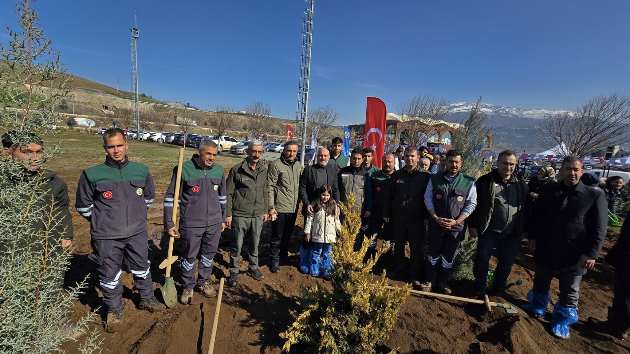 Kahramanmaraş'ta Deprem Şehitleri Anısına Fidanlar toprakla buluştu!