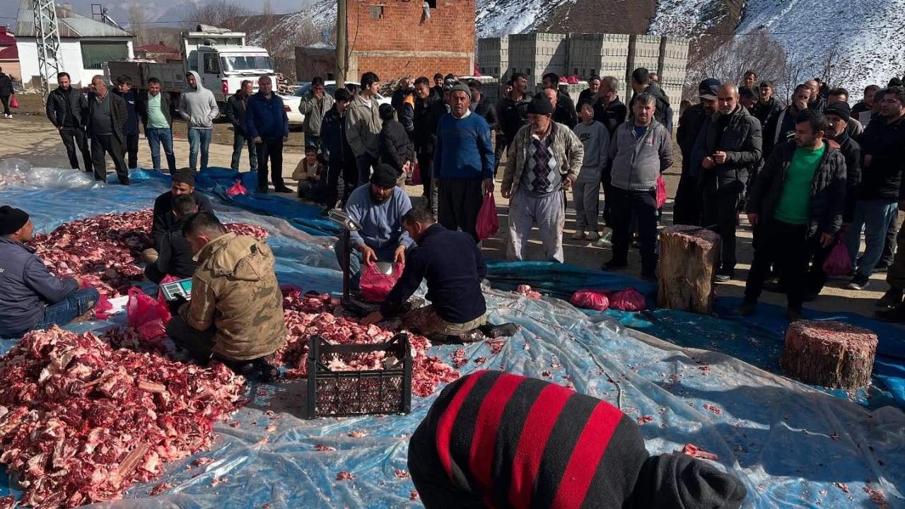Göksun’da Örnek Dayanışma! Kurbanlar kesildi etler dağıtıldı