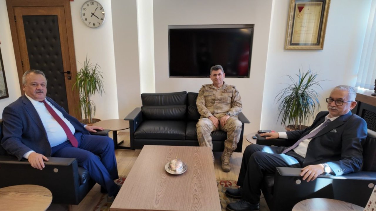 Yayın kuruluşumuz Maraş Gündem İmtiyaz Sahibi Mehmet Taş’tan İl Jandarma Komutanı Gemalmaz’a Ziyaret!