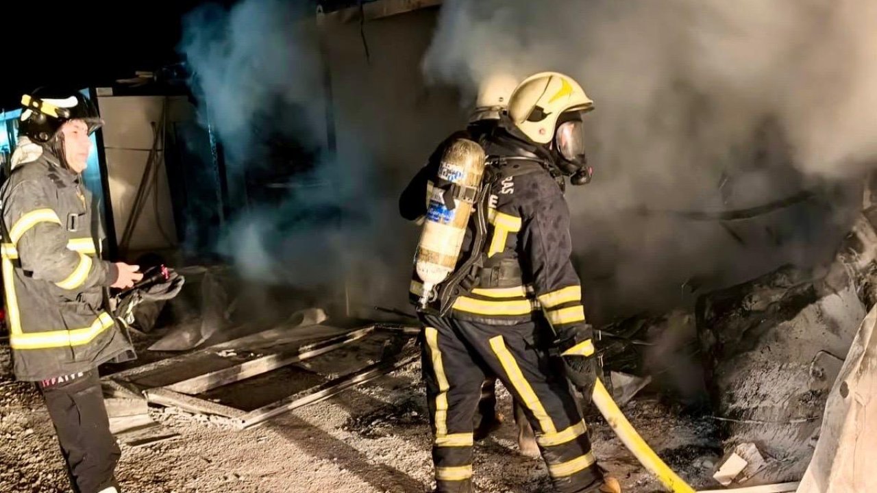 Kahramanmaraş'ta elektrikli ısıtıcı konteynırı yaktı!