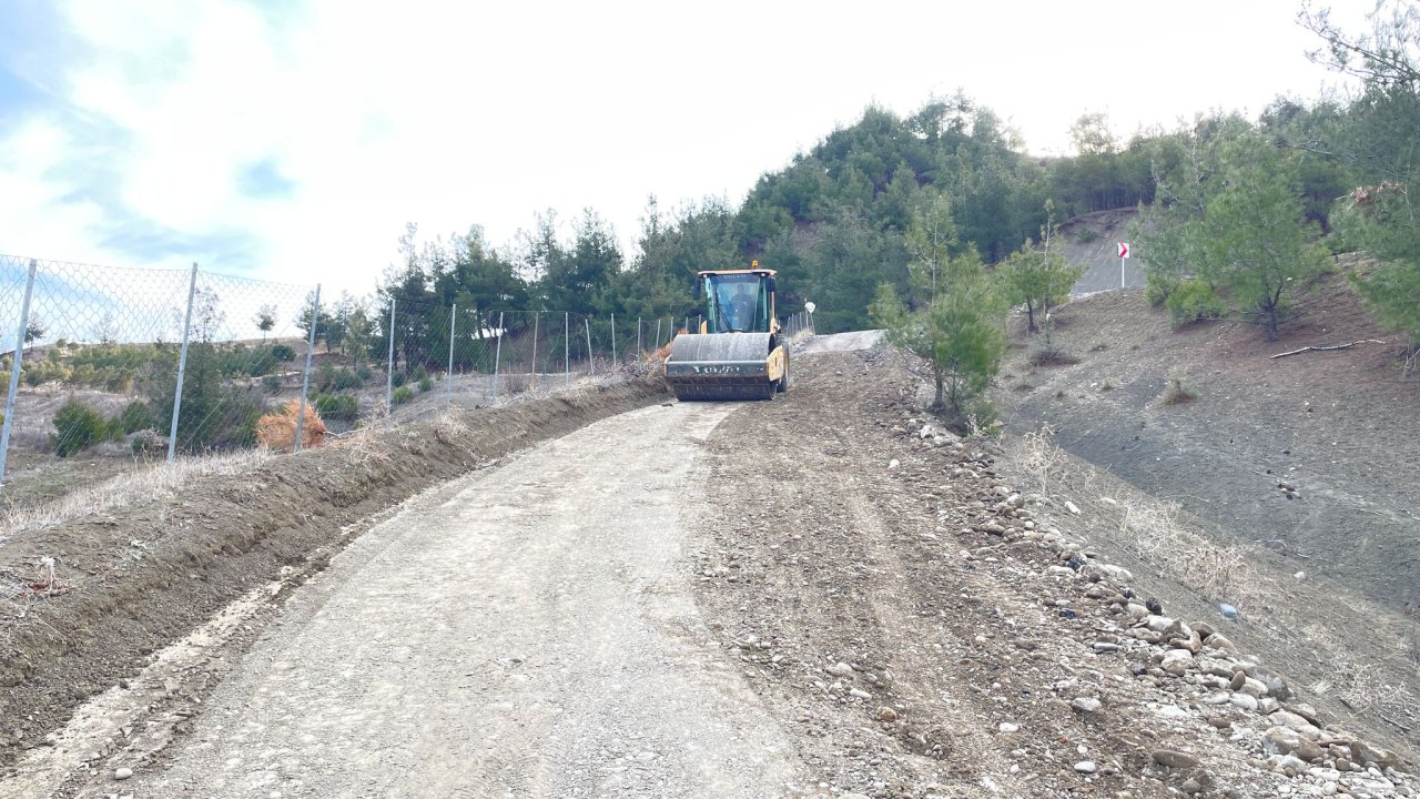 Onikişubat Belediyesi, kırsalda yol konforunu artırıyor!