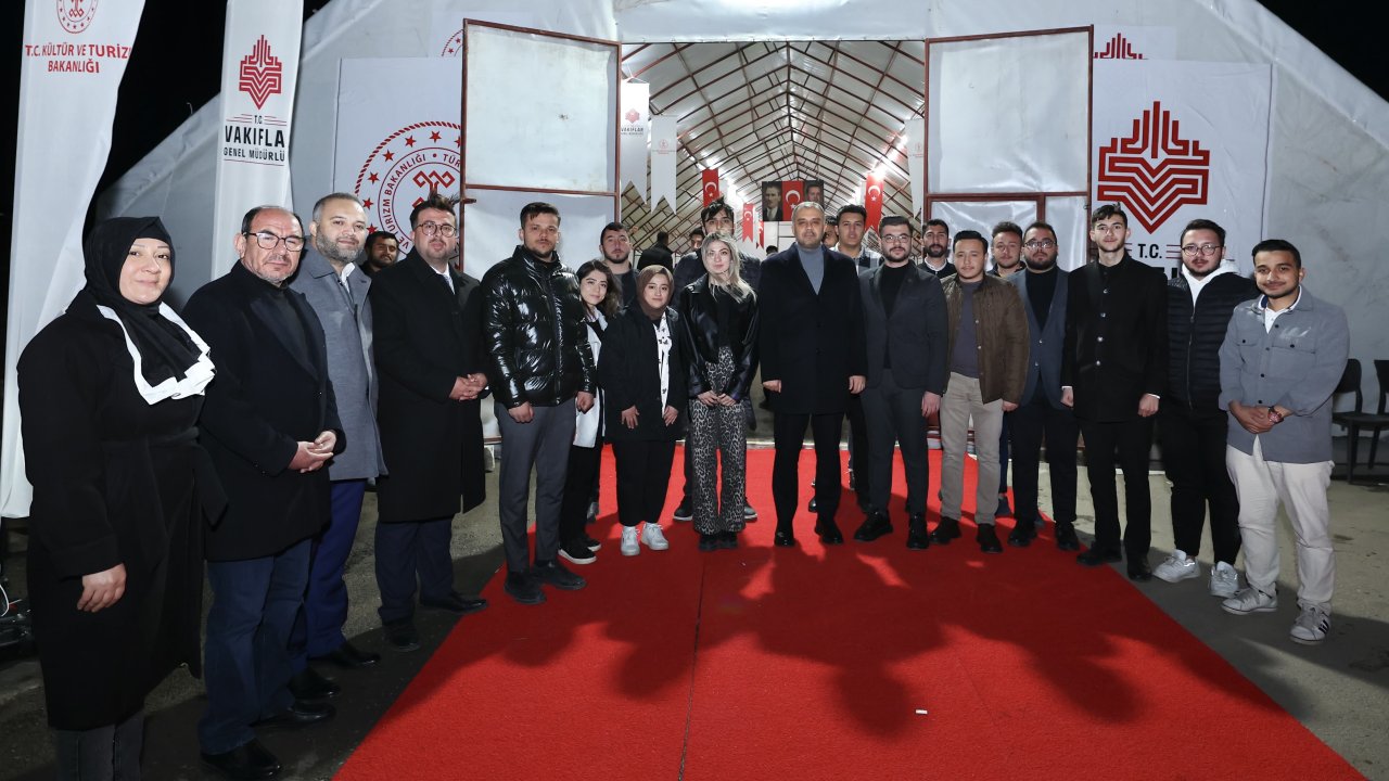 Başkan Toptaş, ilk iftarını vatandaşlarla açtı!