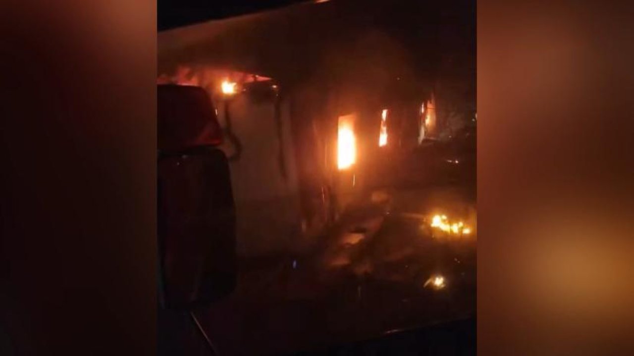 Afşin’de Konteyner Yangını Korkuttu