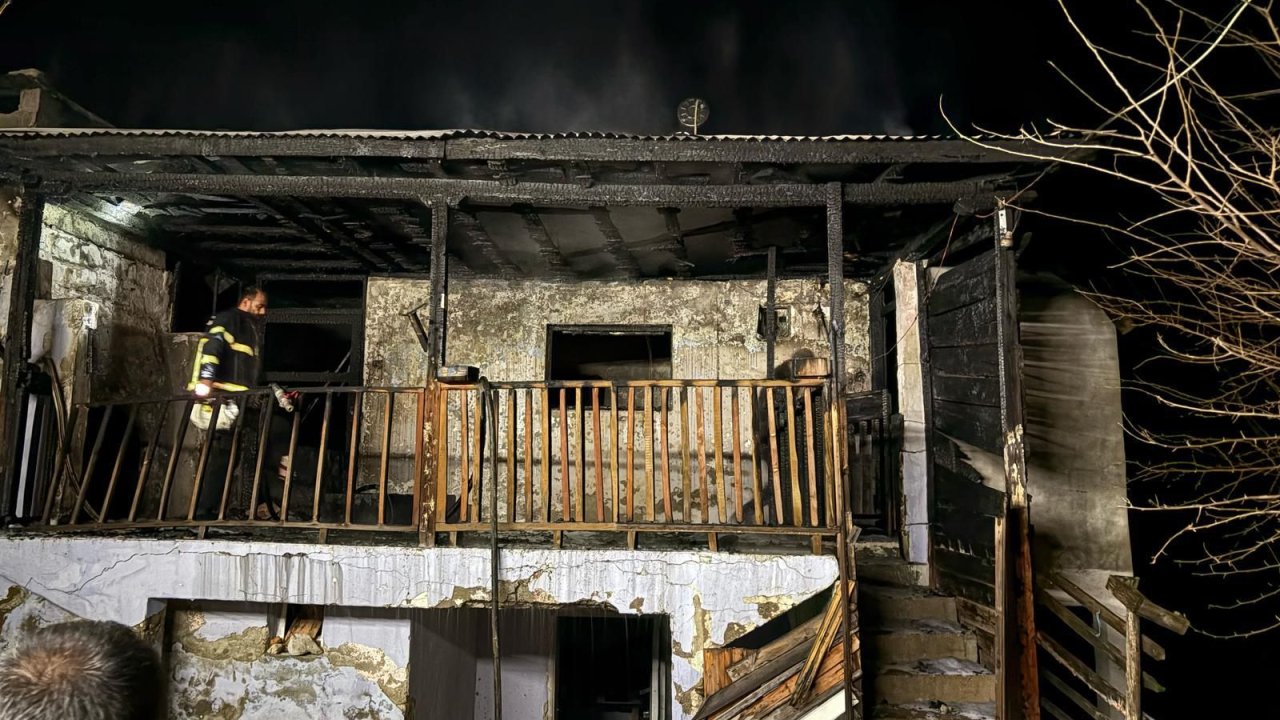 Kahramanmaraş’ta Cami Lojmanı yandı!