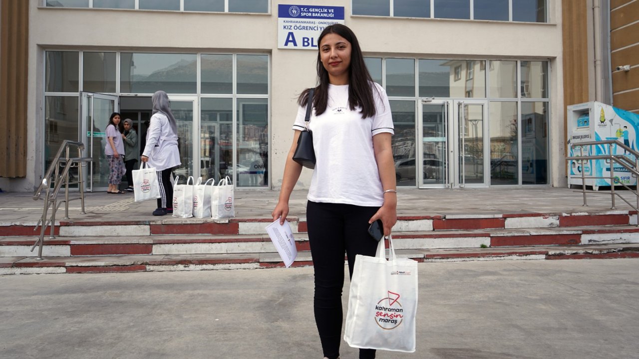 Kahramanmaraş’ta sınav haftası üniversitelilere ikramlık dağıtıldı!
