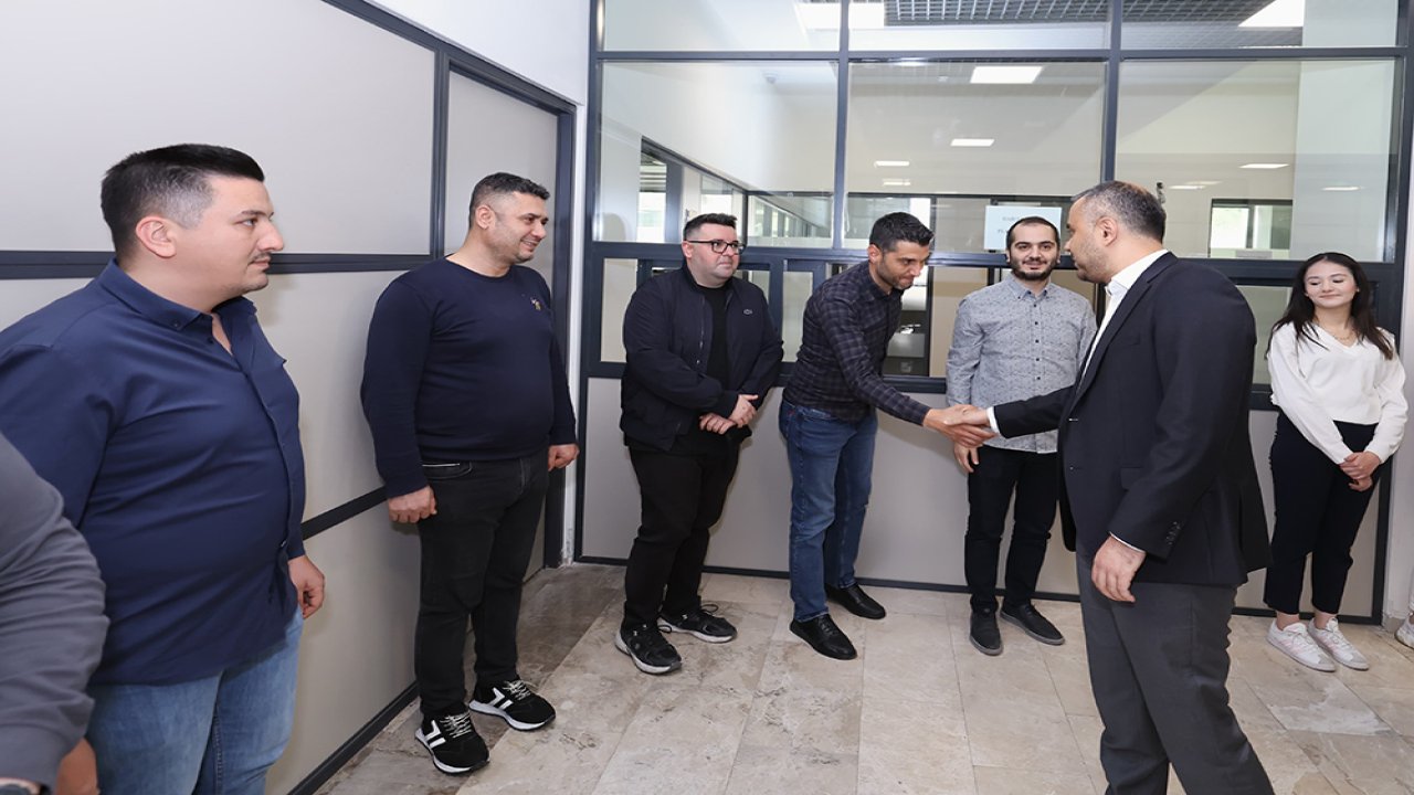 Başkan Toptaş, belediye personeliyle bayramlaştı!