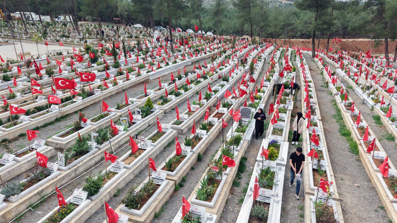 Kahramanmaraş’ta Kapıçam Mezarlığı Bayrama Hazır!