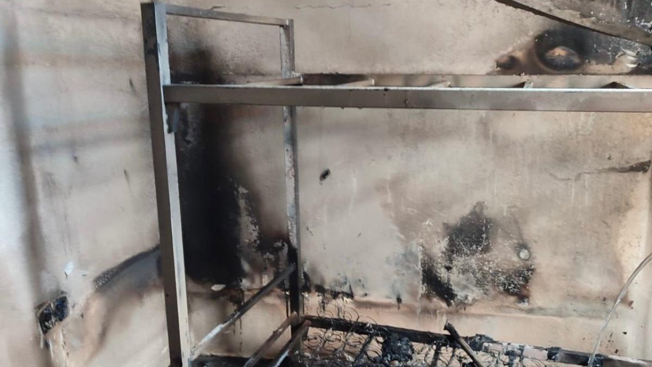 Göksun’da elektrik kontağı evi yaktı!