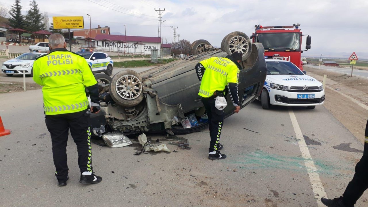Afşin’de otomobil takla attı: 2 yaralı